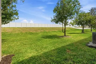 1386 Grantham Dr, Sarasota, FL 34234 - Photo 32