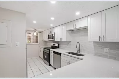 3700 S Osprey Avenue #115, Sarasota, FL 34239 - Photo 10