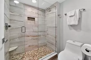 828 Bayport Wy, Longboat Key, FL 34228 - Photo 32