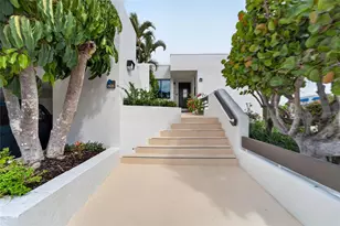 828 Bayport Wy, Longboat Key, FL 34228 - Photo 2