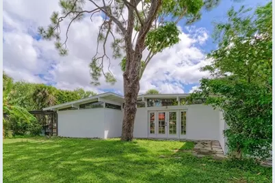 315 Park Boulevard S, Venice, FL 34285 - Photo 1