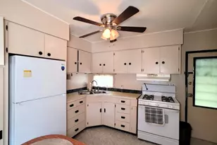 407 51st Ave Terrace W, Bradenton, FL 34207 - Photo 2