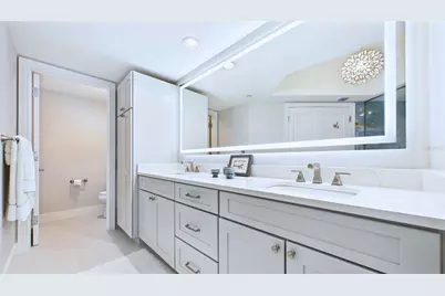 1241 Gulf Of Mexico Drive #506, Longboat Key, FL 34228 - Photo 44