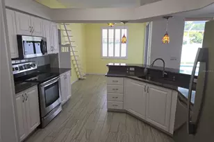 7404 38th Ct E, Sarasota, FL 34243 - Photo 18