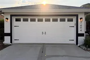 7404 38th Ct E, Sarasota, FL 34243 - Photo 4