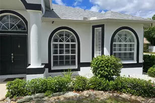 7404 38th Ct E, Sarasota, FL 34243 - Photo 6