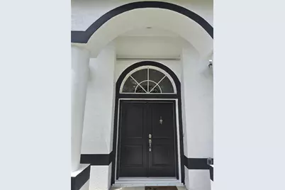 7404 38th Court E, Sarasota, FL 34243 - Photo 8