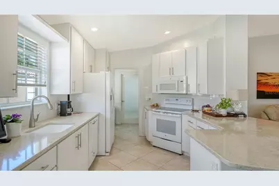 5867 Helicon Place, Sarasota, FL 34238 - Photo 8