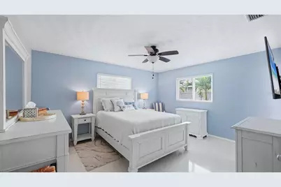 2486 Breakwater Circle, Sarasota, FL 34231 - Photo 24