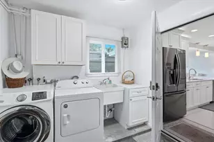 2486 Breakwater Cir, Sarasota, FL 34231 - Photo 30