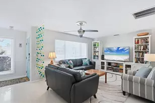 2486 Breakwater Cir, Sarasota, FL 34231 - Photo 6