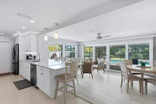 2486 Breakwater Cir, Sarasota, FL 34231 - Photo 14