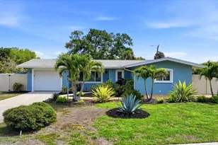 2486 Breakwater Cir, Sarasota, FL 34231 - Photo 1