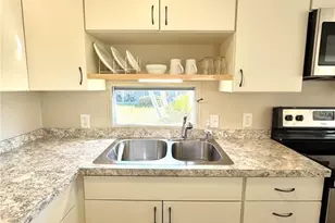 8 Sixth St, Bradenton, FL 34210 - Photo 18