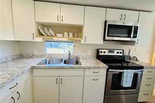 8 Sixth St, Bradenton, FL 34210 - Photo 14