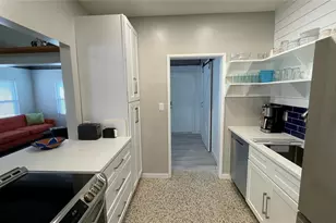 2832 Bay St, Sarasota, FL 34237 - Photo 8