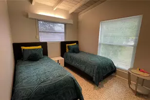 2832 Bay St, Sarasota, FL 34237 - Photo 16