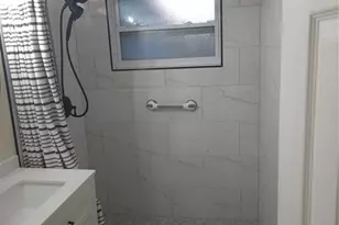 2212 Vinson Ave, Sarasota, FL 34232 - Photo 16