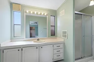 8420 Imperial Cir, Palmetto, FL 34221 - Photo 14