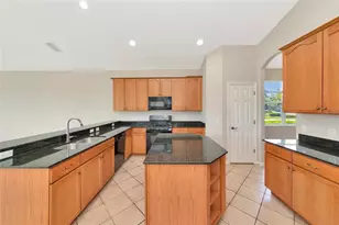 12079 Aster Ave, Bradenton, FL 34212 - Photo 8