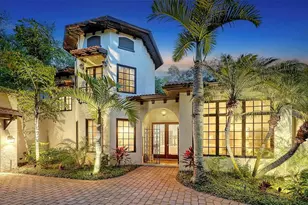 922 Indian Beach Dr, Sarasota, FL 34234 - Photo 2