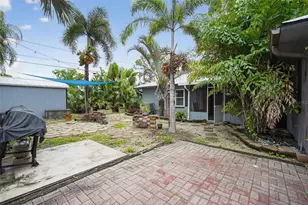 8301 Riverside Dr NE, Saint Petersburg, FL 33702 - Photo 24