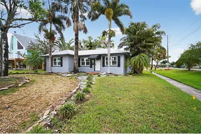 8301 Riverside Drive NE, Saint Petersburg, FL 33702 - Photo 2