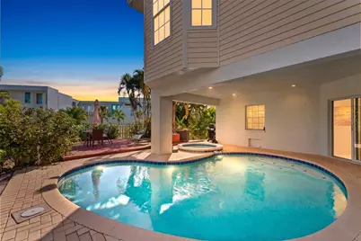 3020 Gulf Of Mexico Drive #2, Longboat Key, FL 34228 - Photo 2