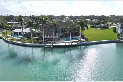 420 Palmetto Crescent, Nokomis, FL 34275 - Photo 2