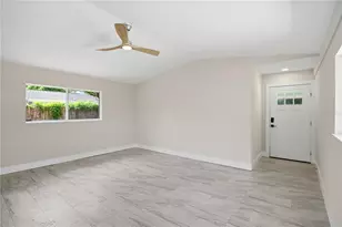 2816 Michigan St, Sarasota, FL 34237 - Photo 6