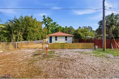 5211 25th Avenue S, Gulfport, FL 33707 - Photo 6