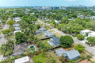 2286 Hyde Park St, Sarasota, FL 34239 - Photo 2