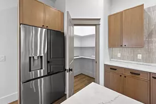 1607 Gray St S, Gulfport, FL 33707 - Photo 6