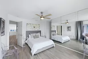 972 Sandpiper Cir, Bradenton, FL 34209 - Photo 8