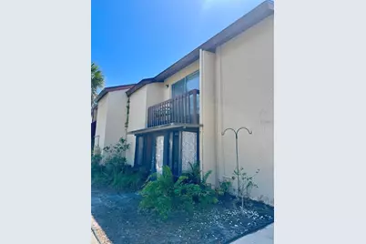 2632 Hidden Lake Drive N #E, Sarasota, FL 34237 - Photo 2