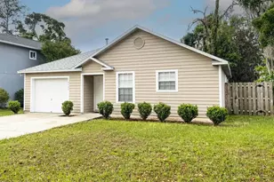 2525 NW 36th Ln, Gainesville, FL 32605 - Photo 2