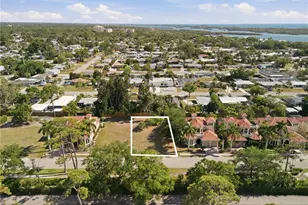 1740 Assisi Dr, Sarasota, FL 34231 - Photo 12