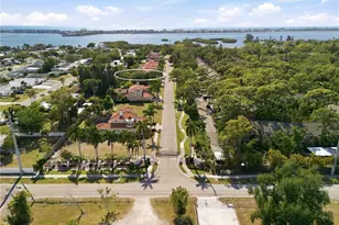 1740 Assisi Dr, Sarasota, FL 34231 - Photo 16