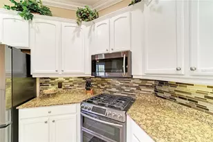 8432 Miramar Way, Lakewood Ranch, FL 34202 - Photo 18