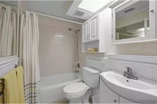 2782 Woodgate Ln, Sarasota, FL 34231 - Photo 14