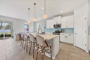 5333 Charlie Brown Ln, Sarasota, FL 34233 - Photo 8