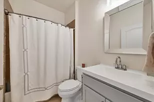 5333 Charlie Brown Ln, Sarasota, FL 34233 - Photo 22