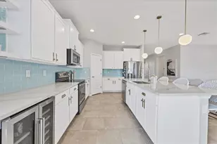 5333 Charlie Brown Ln, Sarasota, FL 34233 - Photo 12