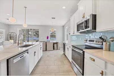 5333 Charlie Brown Lane, Sarasota, FL 34233 - Photo 10