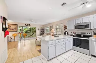 109 Shore Rd, Nokomis, FL 34275 - Photo 2