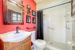 4523 W Independence Dr, Bradenton, FL 34210 - Photo 18