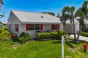 4523 W Independence Dr, Bradenton, FL 34210 - Photo 1