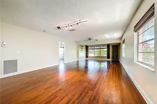 4523 W Independence Dr, Bradenton, FL 34210 - Photo 14
