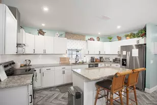 519 51st St W, Bradenton, FL 34209 - Photo 12