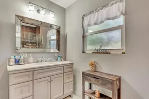 710 31st St W, Bradenton, FL 34205 - Photo 26